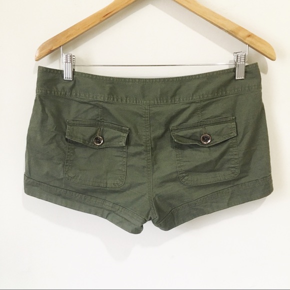 Express green kanji shorts size women 6 - Picture 2 of 3